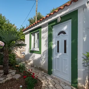 https://mito-rooms-and-apartments.hotels-in-trogir.com
