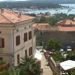 https://rooms-laura.pula-hotels.org